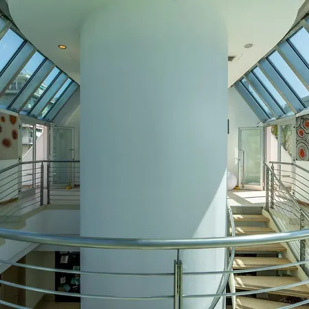 Grand & - The Leading Of The World Alassio