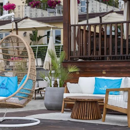 Grand & - The Leading Of The World Αλάσιο