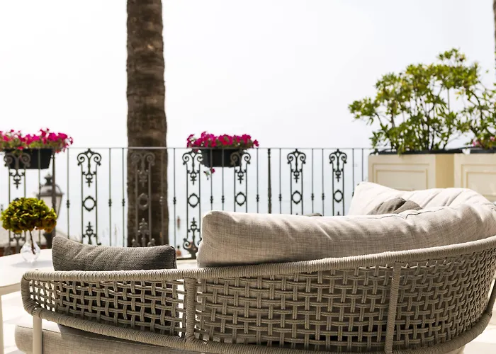 Grand & - The Leading Of The World Hotel 5*