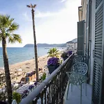 Grand & - The Leading Of The World 5*