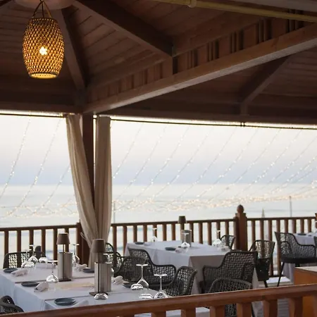 Grand & - The Leading Of The World Szálloda