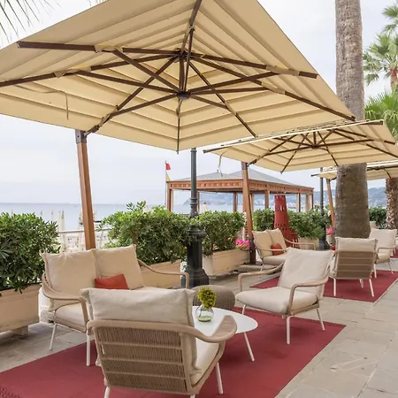 Grand & - The Leading Of The World Otel 5*