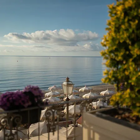 Grand & - The Leading Of The World Hotell Alassio