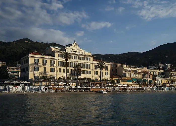 Grand & - The Leading Of The World Hotel 5*