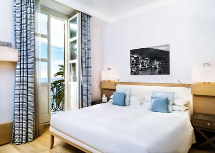 Grand & - The Leading Of The World 5*