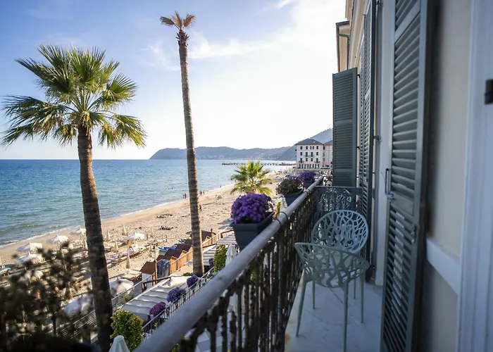 Grand & - The Leading Of The World 5*